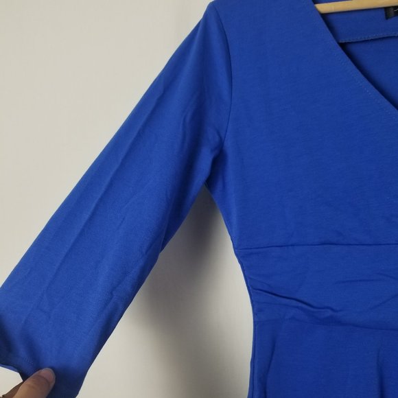 NWOT Amika 3/4 sleeve V-neck mini dress size L (199) - Picture 6 of 8